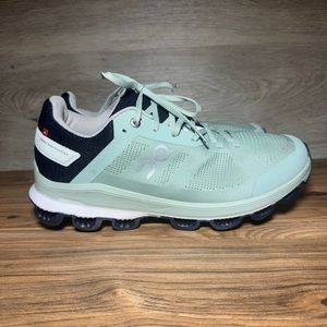 Like new On Running CloudSurfer Size 10 W
